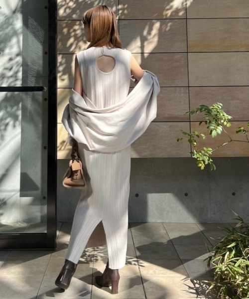 購入価格19,800円！新品未使用タグ付き完売品⭐️マナのニットボレロ NEUNA（ヌナ） ニットボレロ FREE グリーン レディース : ZOZOTOWN