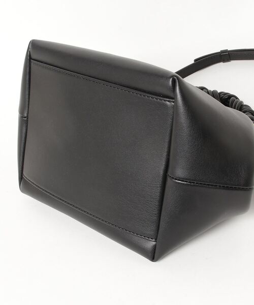 Ganni ブラック合成皮革スモールボウハンドバッグ GANNI ハンドバッグ Ganni Bou Bag Small ガニー ボウ バッグ