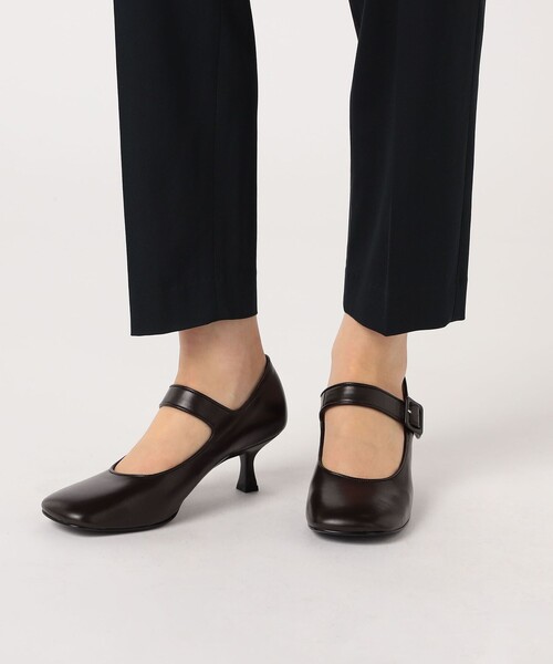 TOMORROWLAND ブラック　ポインテッドトゥ　23.5cm相当　低ヒール TOMORROWLAND ブラック ポインテッドトゥ 23.5cm相当 低ヒール