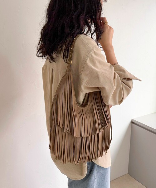 fredy emue（フレディエミュ） ショルダーバッグ バッグ スエード