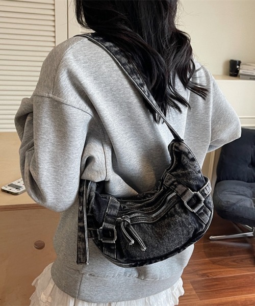 【美品】ハンティングワールド デニムショルダーバッグ USA製 フラップ 大容量 美品】ハンティングワールド デニムショルダーバッグ USA製 フラップ