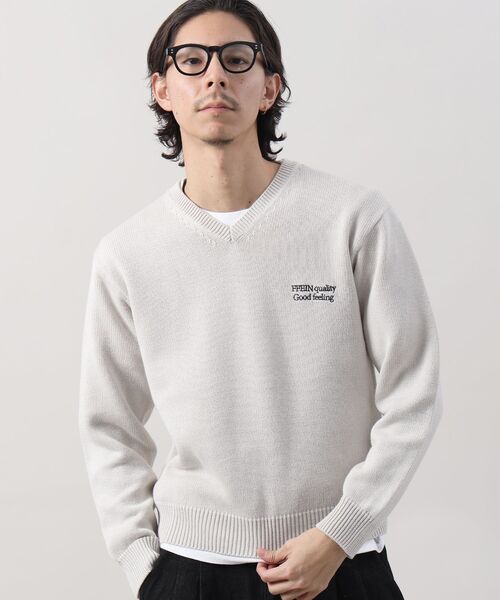 VALENTINO ワンポイントロゴ クルーネック ニット セーター ffein セーター ニット 「FFEIN（フェイン）」ワンポイントロゴVネック