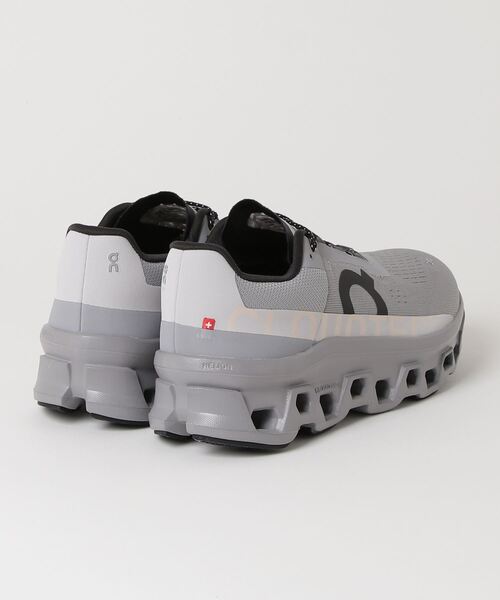 「On」 ローカットスニーカー 27糎 黒いこと メンズ