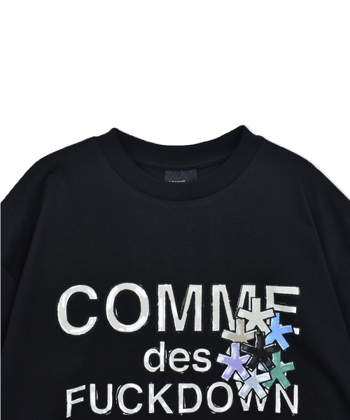 tシャツ 「COMME des FUCKDOWN」プリント ロゴショートスリーブ