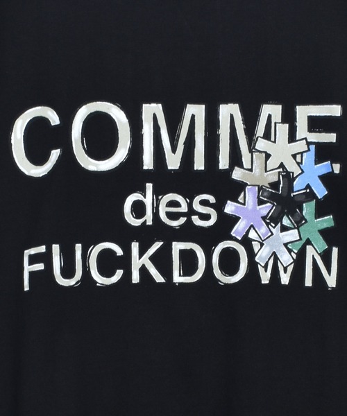 tシャツ 「COMME des FUCKDOWN」プリント ロゴショートスリーブTEE