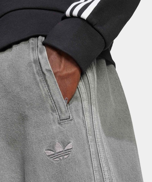 adidas（アディダス） ジーンズ adidasアディカラー ルーズ トラック