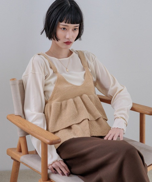 【新品未使用品】LOWRYS FARM シャイニーペプラムベスト　カーキ LOWRYS FARM シャイニーペプラムベスト カーキ - メルカリ