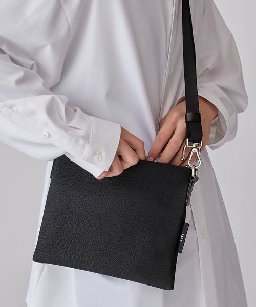 ITTI（イッチ） ショルダーバッグ FREE ブラック メンズ : ZOZOTOWN