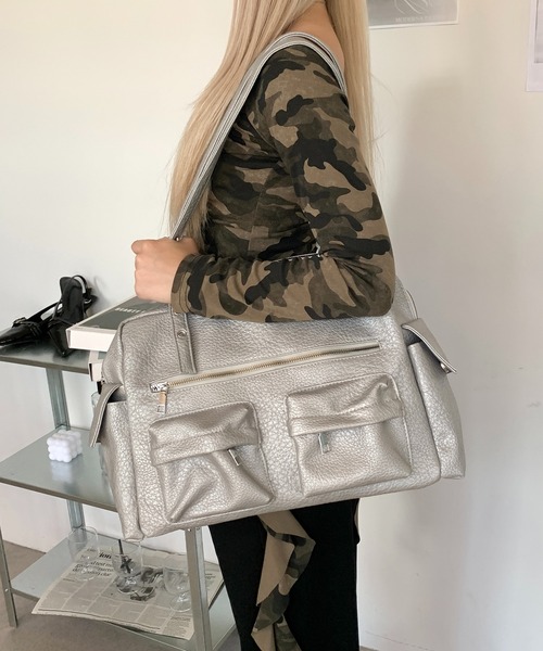 lilful ショルダーバッグ バッグ 「A4収納可能！」マルチポケット