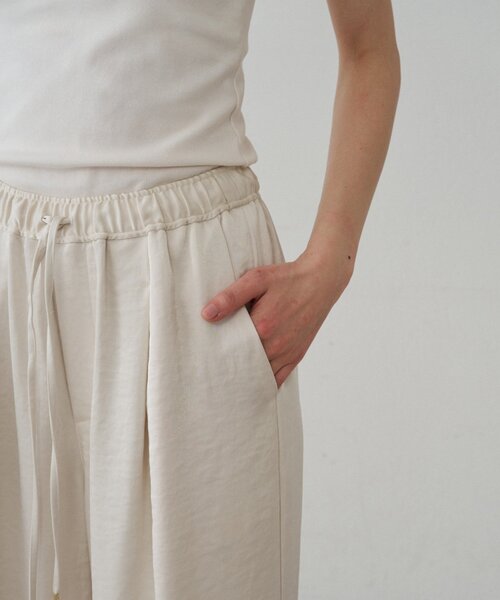 パンツ サテンワイドイージーパンツ レディースの画像