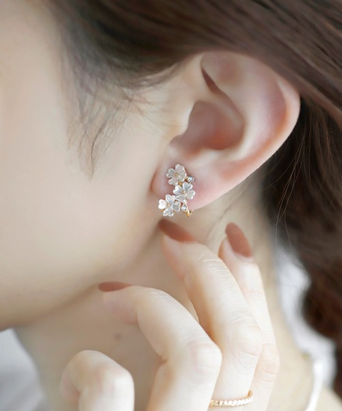 ANEMONE（アネモネ） イヤリング ビジュー×オーロラフラワーイヤリング