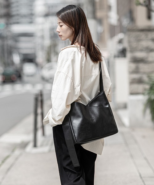雑誌で紹介された KLON ショルダーバッグ バッグ BUTTERFLY SHOULDER BAG バッグ