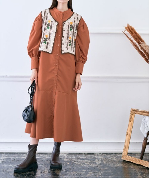 美品✨マーレット シャツワンピース 22年 ギャザー バンドカラー ライトブルー バンドカラーミディ シャツ ワンピース