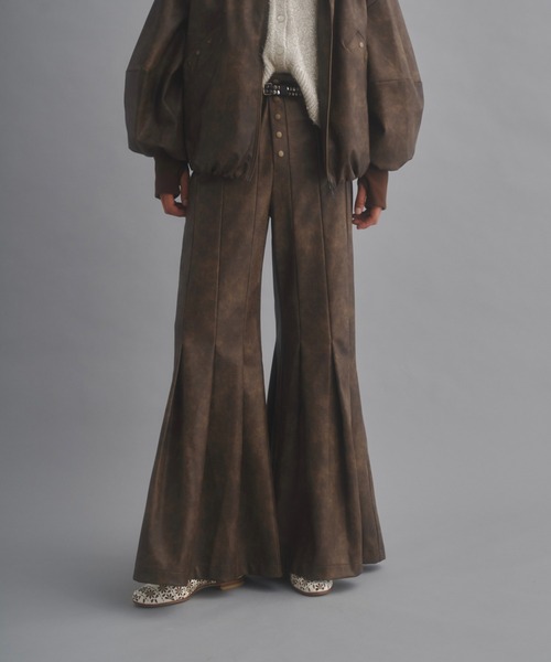 パンツ Pleats tuck wide flare pants / プリーツタックフレアパンツ 