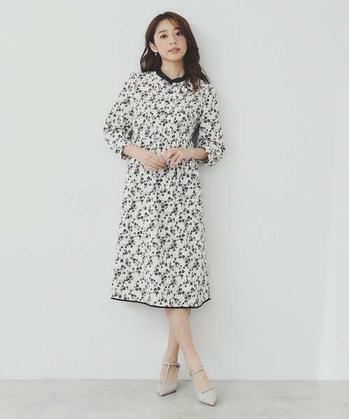 フェイズエイト✨新品未使用✨水色 フラワープリント 半袖ワンピース セール】 Velma Floral Dress （ドレス）｜Phase Eight