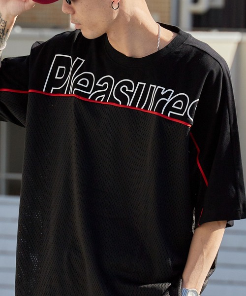 値下げ【PLEASURES/プレジャーズ】　シャツ　XLサイズ PLEASURES（プレジャーズ） tシャツ クルーネックス フットボールT