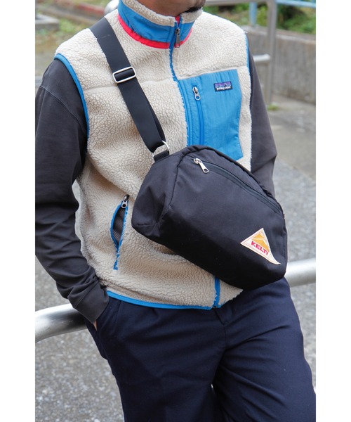 ラウンドトップバック♡ブラック KELTY（ケルティ） ショルダーバッグ 「KELTY/ケルティ」ラウンド