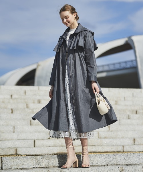 アントニオベラルディの黒クチュールトレンチコート AND COUTURE（アンドクチュール）の「ドレストレンチコート（ステン