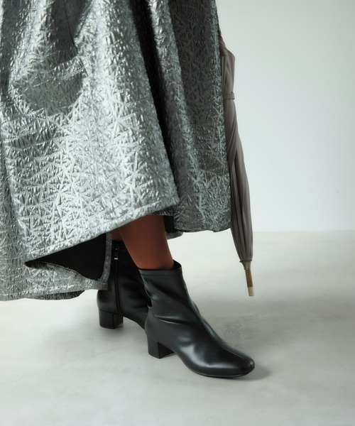 AcureZ（アキュアーズ） ブーツ スッキリシルエットのプレーンデザイン