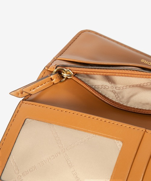 MICHAEL KORS 財布 Michael Kors Charm Med Tab Pocket Bifold