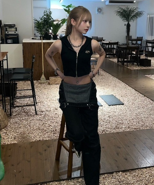 KsG パーカー ノースリーブショート丈ジップアップパーカー