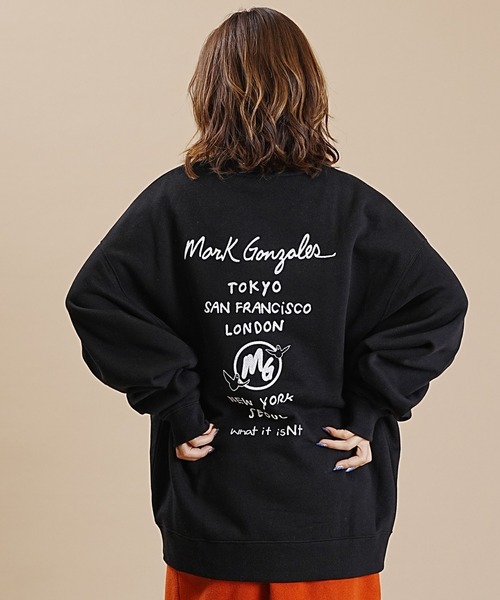 「（What it isNt）ART BY MARKGONZALES」 スウェットカットソー FREE ライトグレー レディース_画像2