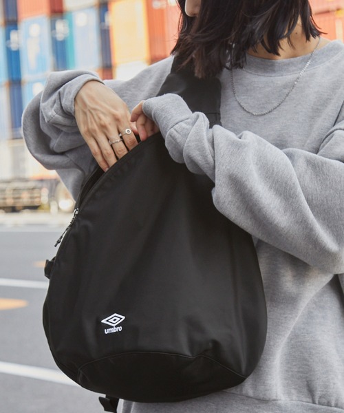 umbro（アンブロ） ショルダーバッグ FREE ダークネイビー レディース