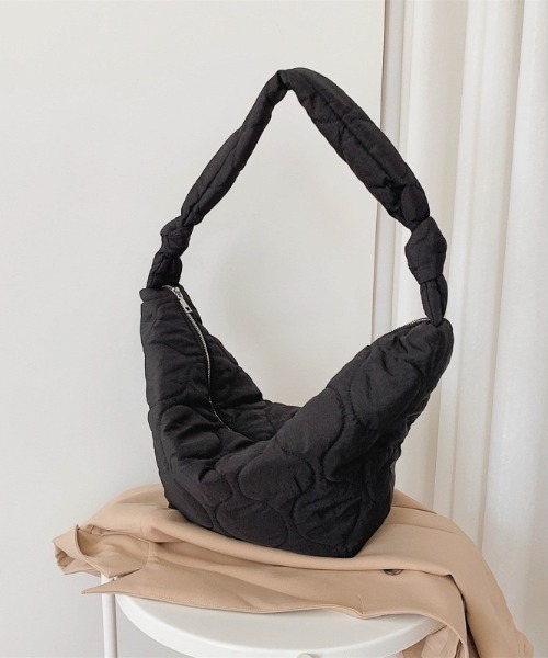 LACーVERT ショルダーバッグ バッグ 「大容量」キルティング中綿ビッグ