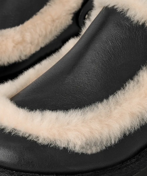 「UGG」 シューズ 8 ブラック レディースの画像