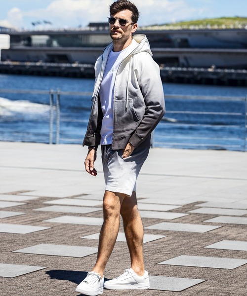 新品未使用　1piu1uguale3 RELAX グラデーション　パーカー　L 1PIU1UGUALE3 RELAX パーカー RELAX(ウノピゥウノウグァーレトレ