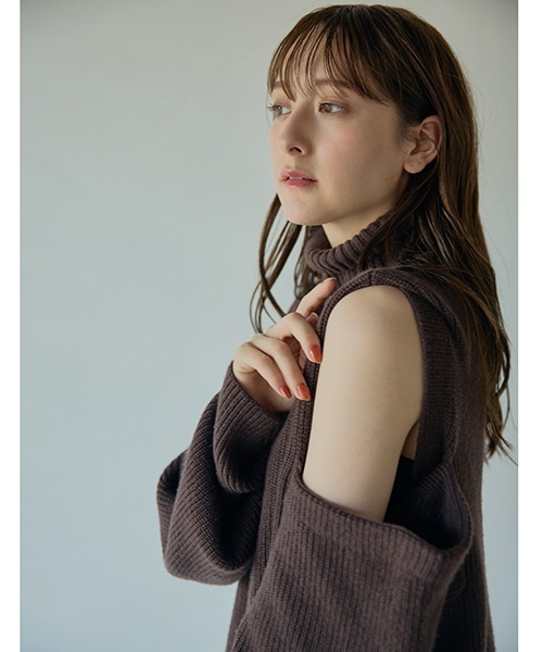 新品　FRAY I.D グレージュ　チャイニーズラクーン　タートルネックニット FRAY I.D（フレイ・アイディー） タートルネックニット ONE SIZE