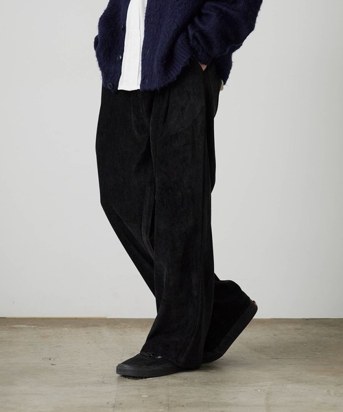 EMPORIO ARMANI ベロアスラックス　ストライプ　ストレート　レザー ALL RUNS スラックス ベロア生地 2タックストレートパンツ メンズ
