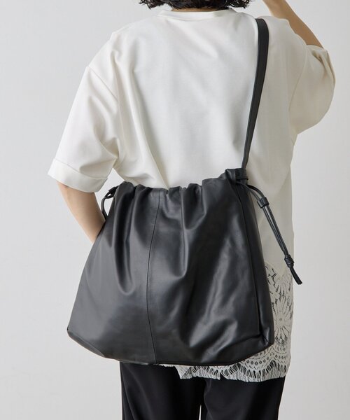 ear PAPILLONNER（イア パピヨネ） ショルダーバッグ バッグ レザー