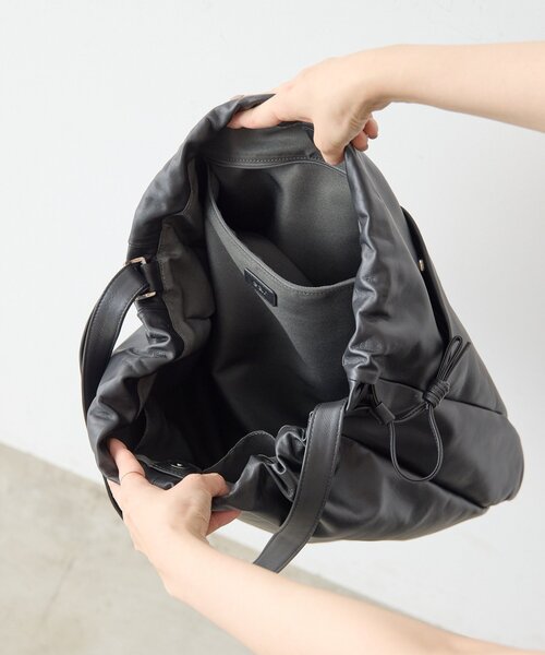ear PAPILLONNER（イア パピヨネ） ショルダーバッグ バッグ レザー