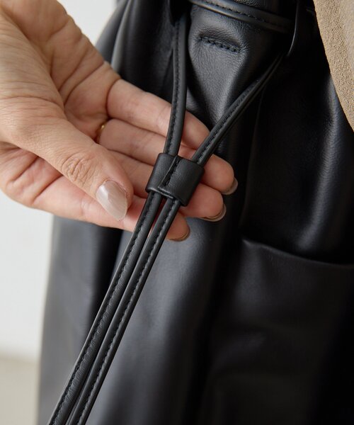 ear PAPILLONNER（イア パピヨネ） ショルダーバッグ バッグ レザー