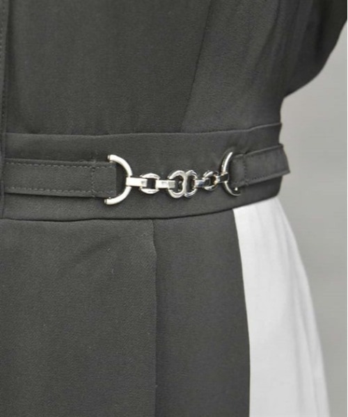 axes femme POETIQUE ワンピース チェーン付バイカラーワンピース 