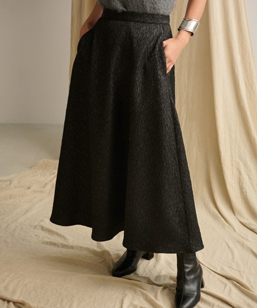 【美品】24年製 LOEFF ワタスゲ ジャガード スカート LOEFF（ロエフ）の「＜LOEFF＞ワタスゲ ジャカード コクーン スカート