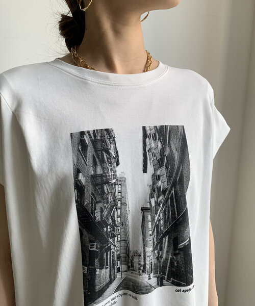 【新品】DouDou 透け感 ロゴプリントTシャツ Web完売品！ 新品】DouDou 透け感 ロゴプリントTシャツ Web完売品！ DouDou t