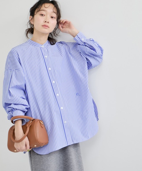 OHGA 刺繍付きケープカラーシャツ　ブラウス セール】【mily bilet】クラシカルさとモダンさを両立。花刺繍ケープ