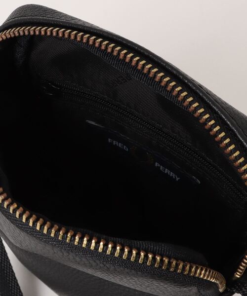 「FRED PERRY」 ショルダーバッグ ONE SIZE ブラック メンズの画像