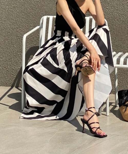 【ブルネロクチネリ】フレアスカート アシンメトリー 切替 ストライプ 40 紺 BRUNELLO CUCINELLI ブルネロクチネリ アシンメトリーヘム フレア