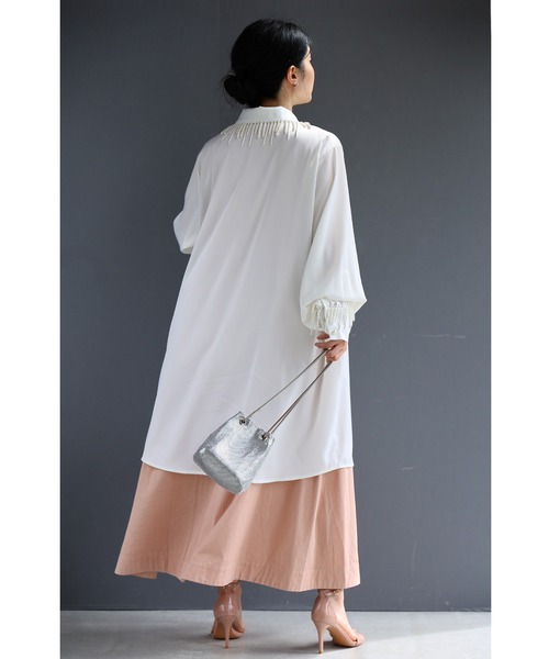 ブラウス シャツ 襟袖に揺れるデコレーションパールのロングシャツ レディース cawaii ブラウス シャツ 襟袖に揺れるデコレーションパールの