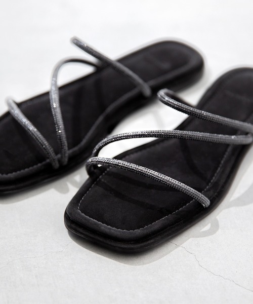 menue（メヌエ） サンダル スクエアトゥ ビジュー ストラップ フラット