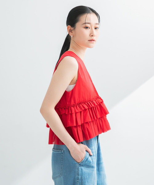 新品タグ付き ノースリーブフリルブラウス 黒 ブラック アーバンリサーチ 完売 URBAN RESEARCH - ✳︎URBAN RESEARCHアーバンリサーチ 肩フリル