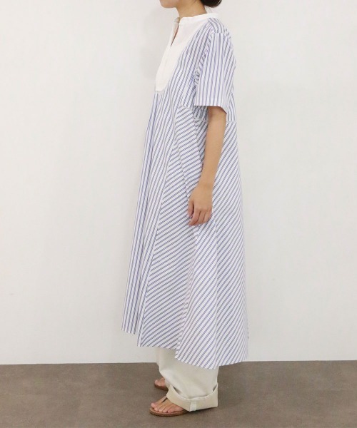 シャツワンピース pin tuck bosom embroidery one-pieceの画像