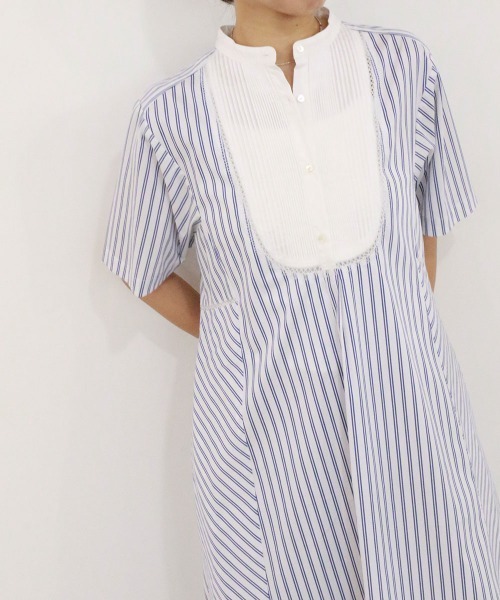 シャツワンピース pin tuck bosom embroidery one-pieceの画像