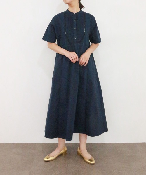 シャツワンピース pin tuck bosom embroidery one-pieceの画像