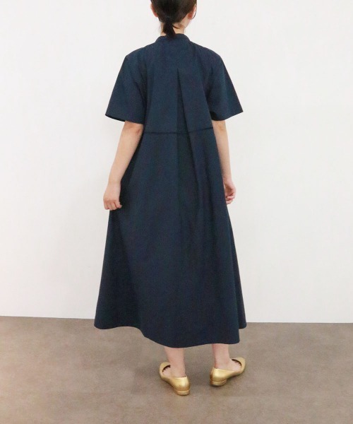 シャツワンピース pin tuck bosom embroidery one-pieceの画像