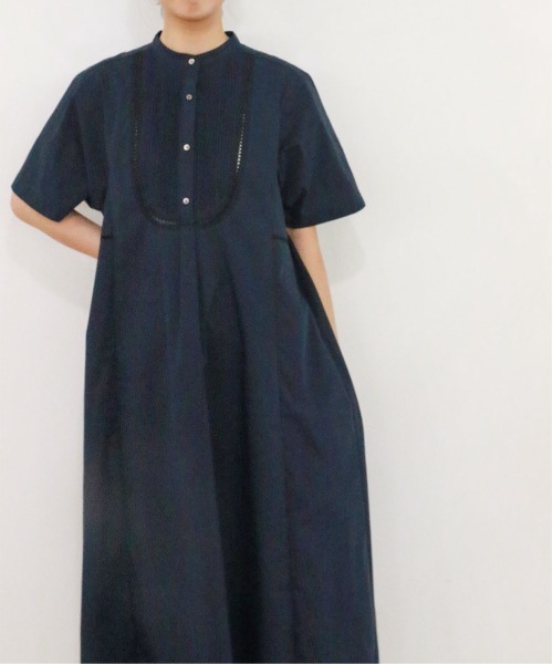 シャツワンピース pin tuck bosom embroidery one-pieceの画像