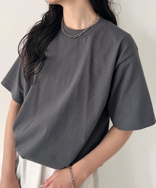海外限定 PLEASURES ブロウ グラフィック クルーネック Tシャツ 視線を独り占め。」フェイスグラフィックオーバーサイズTシャツ